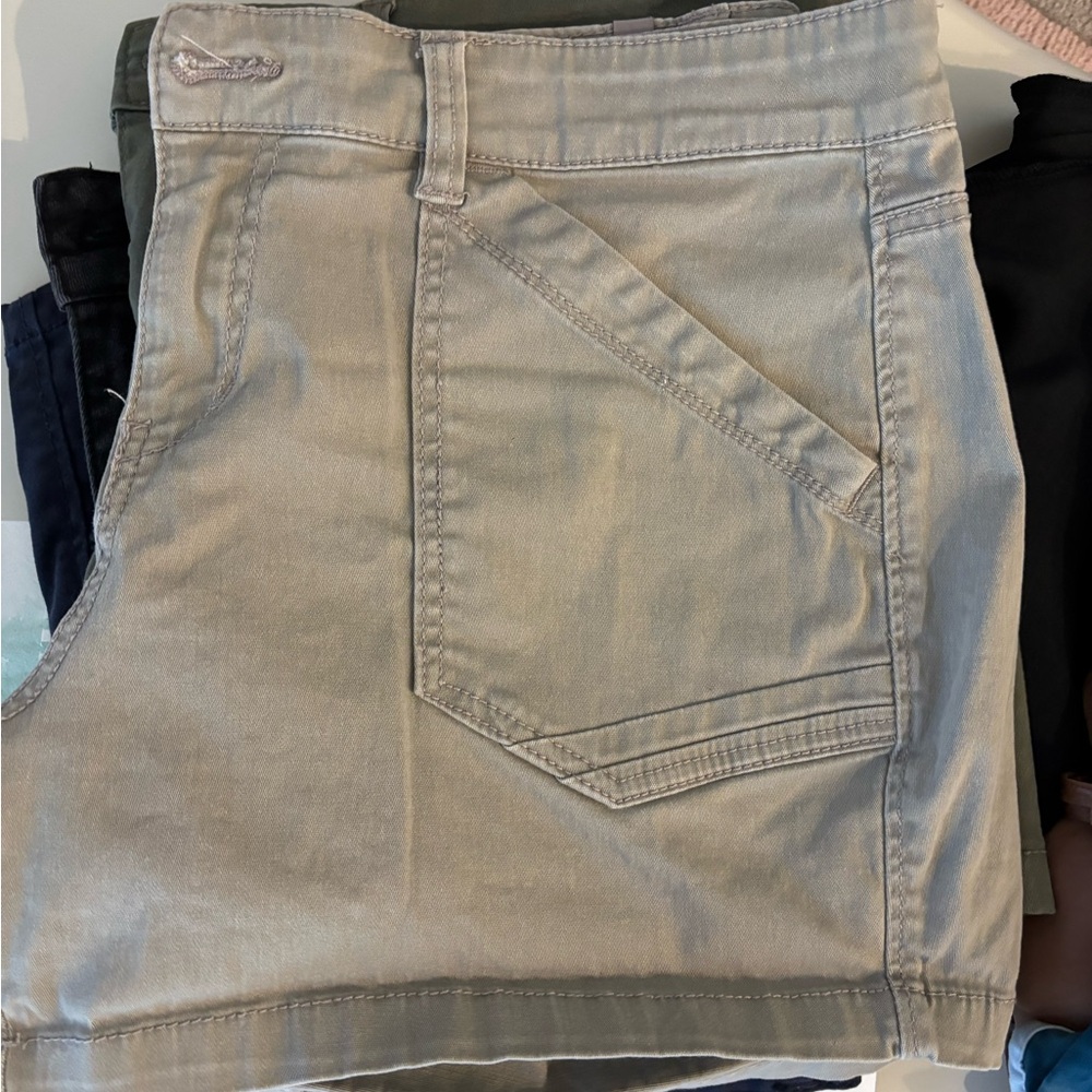 Supplies Khaki Women’s Cargo Shorts
